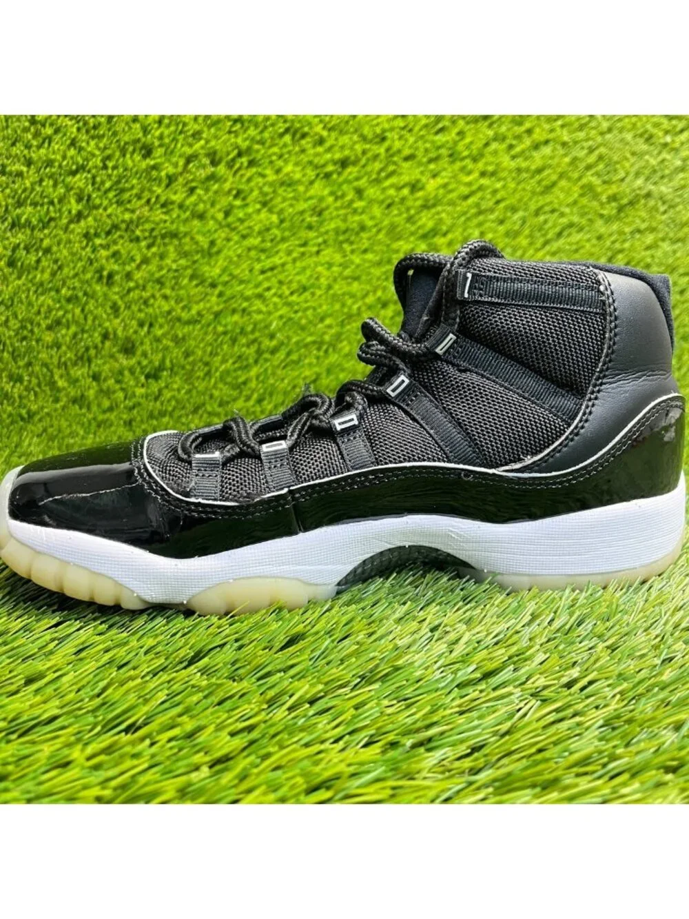 Nike Air Jordan 11 Retro Boys Size 7Y Black White Basketball Shoes Sneakers